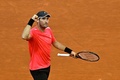 テニス、マドリード・オープン、男子シングルス2回戦。ガッツポーズを見せるドゥサン・ラヨビッチ（2023年4月29日撮影）。(c)OSCAR DEL POZO / AFP