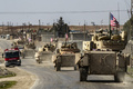 米軍の歩兵戦闘車「ブラッドレー」。シリア北東部で（2021年2月13日撮影）。(c)Delil SOULEIMAN / AFP