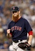 18MLB、ワールドシリーズ（7回戦制）第3戦、ロサンゼルス・ドジャース対ボストン・レッドソックス。9回に打者を退けてガッツポーズをするボストン・レッドソックスのクレイグ・キンブレル（2018年10月26日撮影）。(c)Ezra Shaw/Getty Images/AFP