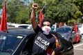 ブラジルの首都ブラジリアで行われたジャイル・ボルソナロ大統領の退陣を求めるデモの参加者（2021年1月23日撮影）。(c)Sergio Lima / AFP