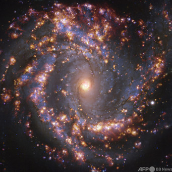 写真特集】星・ガス・塵などからなる銀河のさまざまな姿 写真35枚 国際