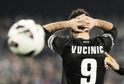 首位攻防、ユベントスはナポリと引き分ける