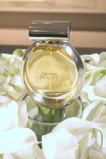 カルバン クライン新作香水が人気の理由