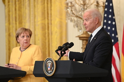 バイデン氏がまた言い間違え、今度はメルケル氏を故人と混同