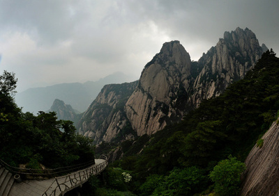 ハンガリーで展示の僧侶のミイラは盗品？中国が返還求める構え