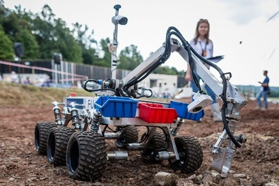 未来の火星探査車はどれ？ポーランドで競技会