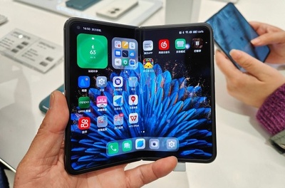 低迷の中での逆襲、中国の折りたたみスマホ