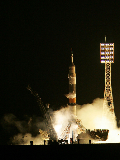 世界で5人目の宇宙旅行者、無事出発 - カザフスタン