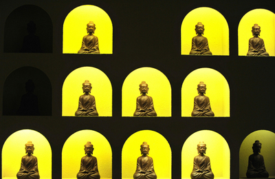 食べるのをためらっちゃう？チョコでできた兵馬俑や仏像