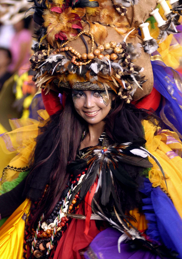 東ジャワ州でファッション・カーニバル開催