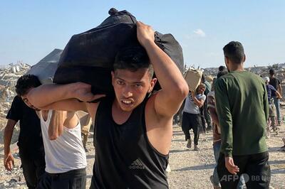 ガザ南部の新たな配給センターに数千人が殺到