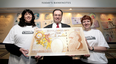 ダーウィン生誕200年、記念切手や紙幣がお目見え 英国