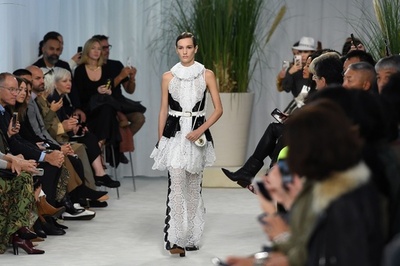 「ロエベ」20年春夏