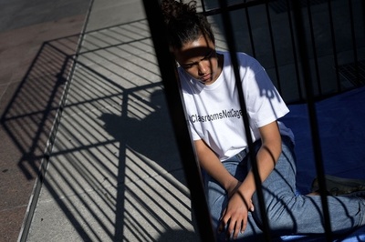 おりの中に子ども、米移民政策に抗議し国連に取り組み訴え