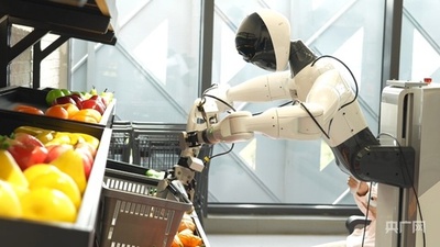 中国で人型ロボットが大幅な値下げ 大衆化時代への突入を加速