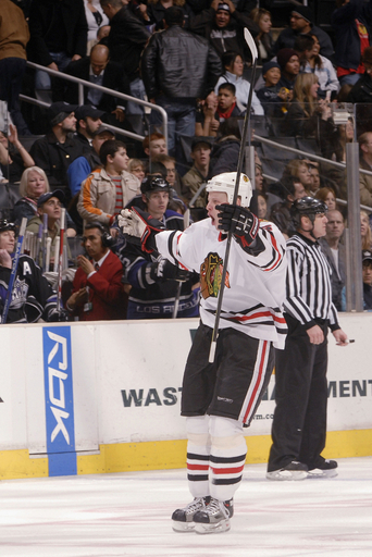 ＜06-07NHL＞ブラックホークス オーバータイムの末キングスを降し今季19勝目 - 米国