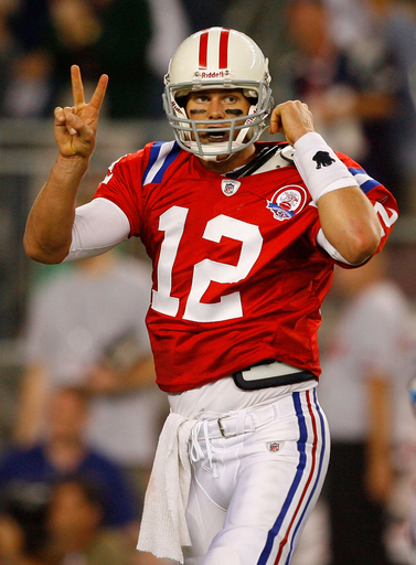 ペイトリオッツがビルズに逆転勝ち、復帰のブレイディが活躍