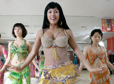 韓国検察、人気ベリーダンサーを学歴詐称で起訴