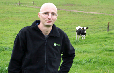 牛乳アレルギー患者の救世主となるか、クローン牛「デイジー」