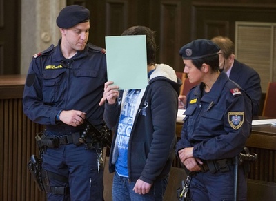 テロ計画で14歳少年に禁錮8月、オーストリア裁判所