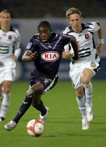 ビジャレアル フランス代表MFマヴバを獲得