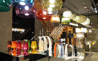 暮らしに遊び心を、南青山に「カルテル」旗艦店オープン