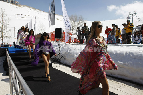 レバノンのスキーリゾート地でファッションショー 写真11枚 ファッション ニュースならmode Press Powered By Afpbb News