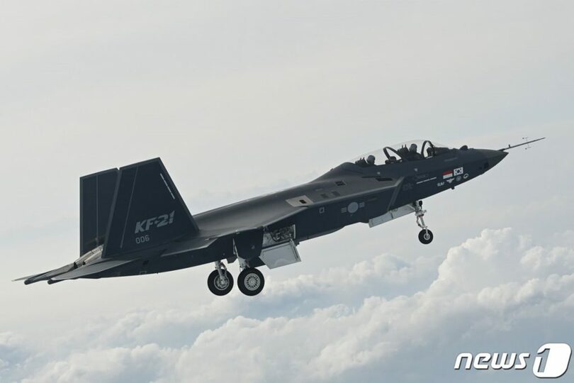 国産超音速戦闘機KF-21(ボラメ)の最後の試作機である6号機=防衛事業庁提供(c)news1