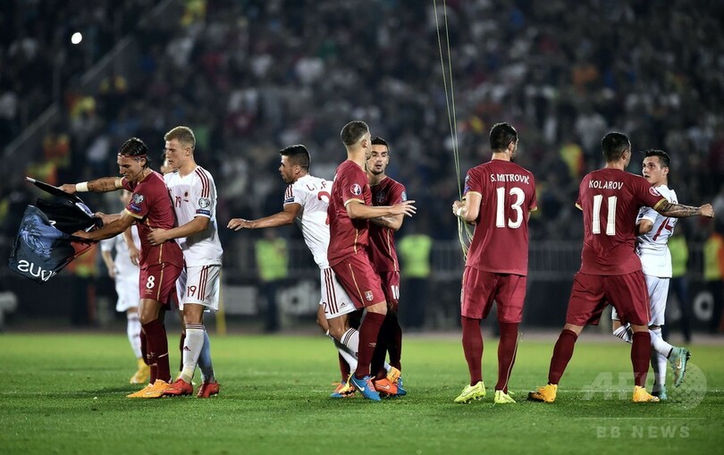 セルビア対アルバニアの試合が中止 欧州選手権予選 写真16枚 国際ニュース Afpbb News