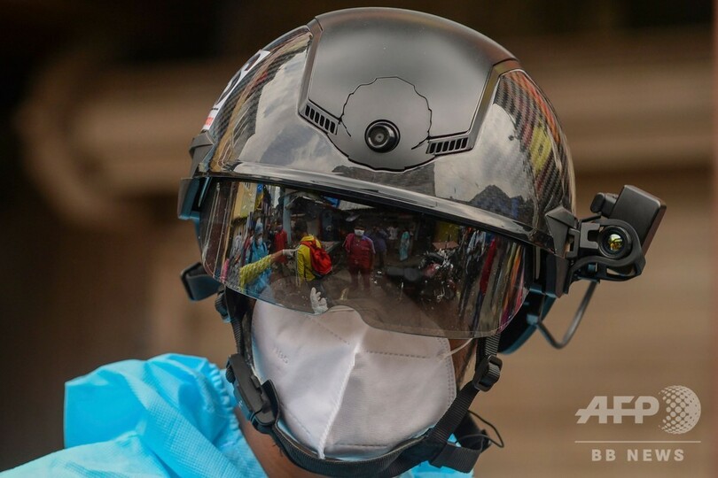 インド・ムンバイ、スマートヘルメット導入 迅速な検温可能に