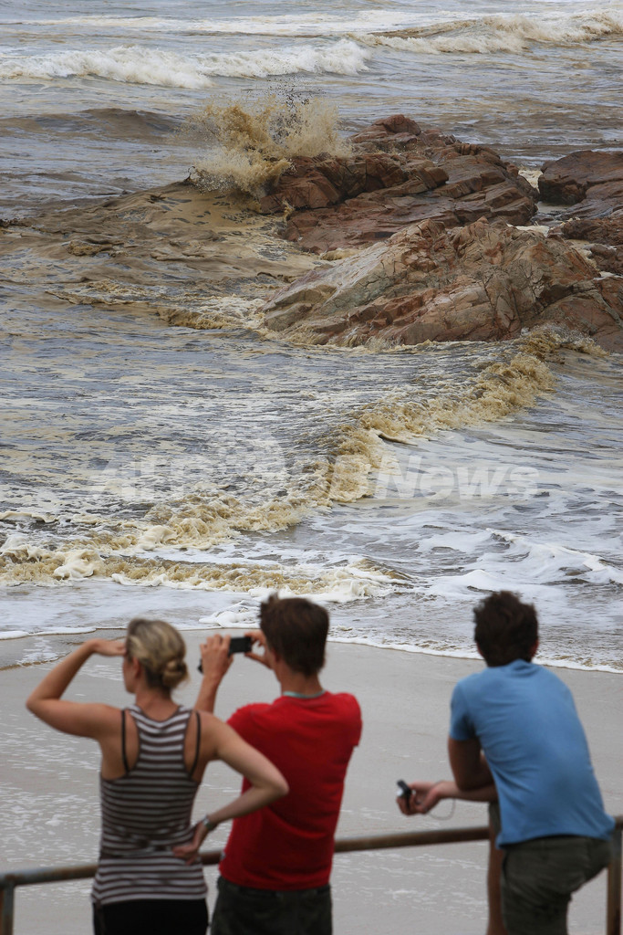 豪州沖で燃料・化学物質の流出事故、人気ビーチを災害地域に指定