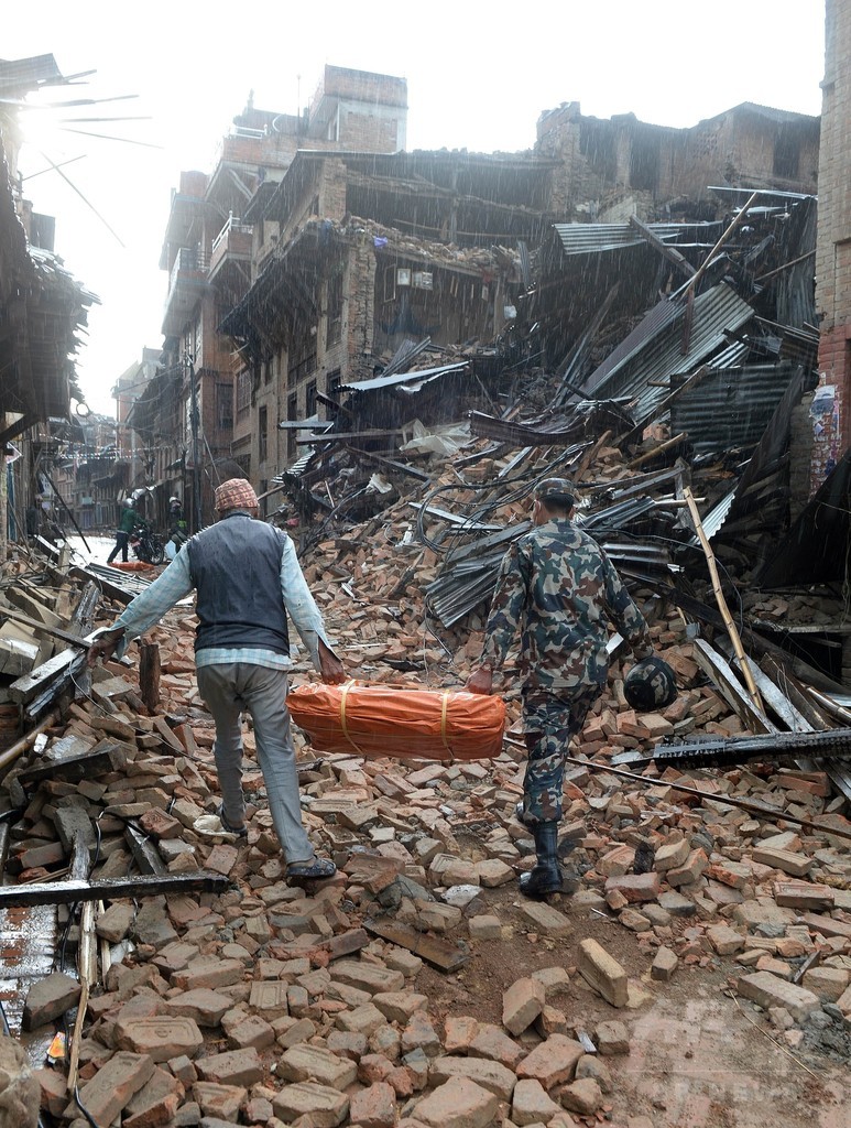 ネパール大地震 死者30人超に 写真1枚 国際ニュース Afpbb News