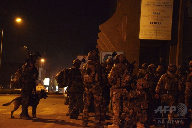 襲撃事件の人質126人解放、襲撃犯3人殺害 ブルキナファソ