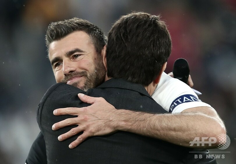 ホーム最終戦のユベントス、ファンが指揮官とバルツァッリに別れ