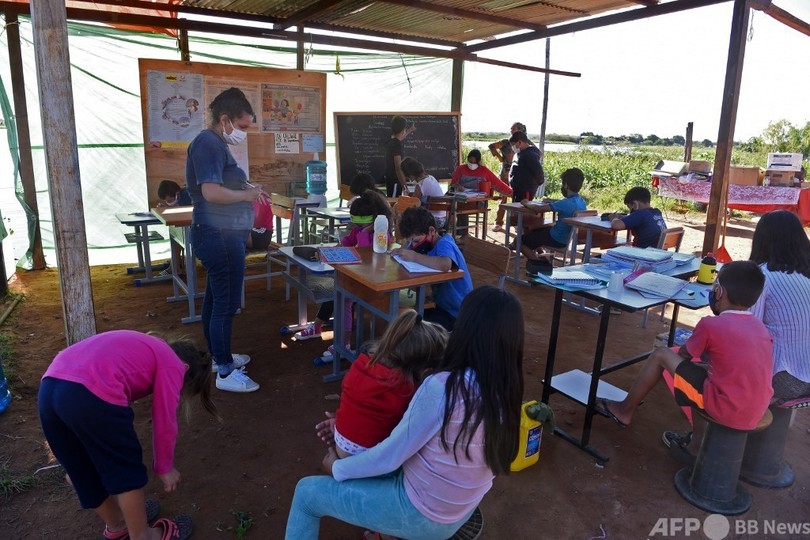 コロナで休校 でも学び続ける 貧困層に青空教室 パラグアイ 写真11枚 国際ニュース Afpbb News