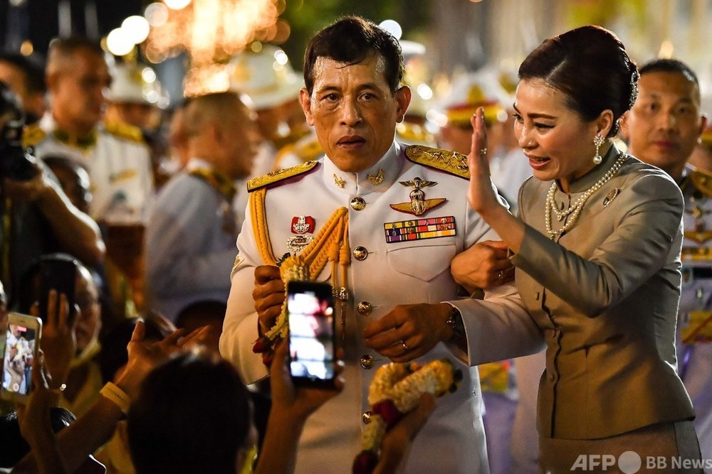 タイ国王、国民への「愛」示す デモ数か月続く中