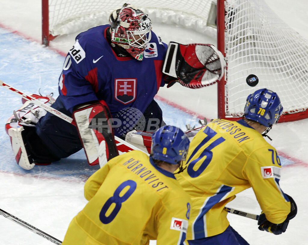 アイスホッケー 世界選手権大会07 スウェーデン スロバキアを降し準決勝進出 ロシア 写真15枚 ファッション ニュースならmode Press Powered By Afpbb News