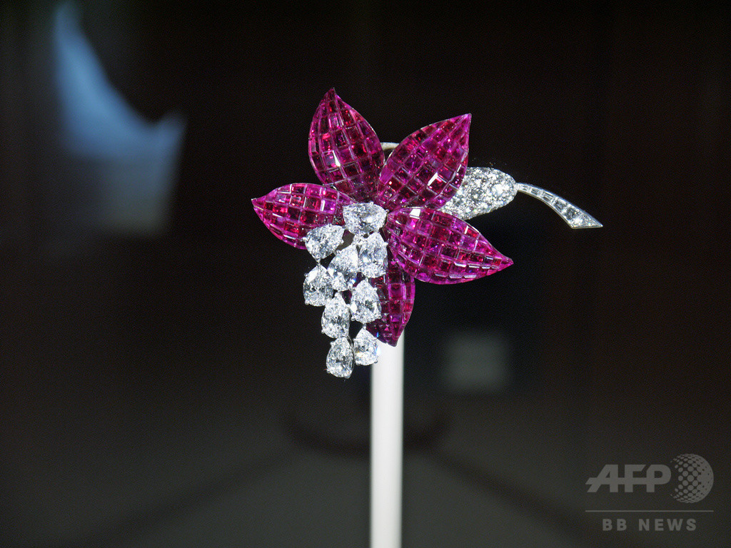 「ヴァン クリーフ＆アーペル」と日本工芸の展覧会が4月開催