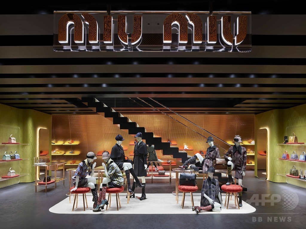 「ミュウミュウ」東京・青山みゆき通りに新店舗オープン