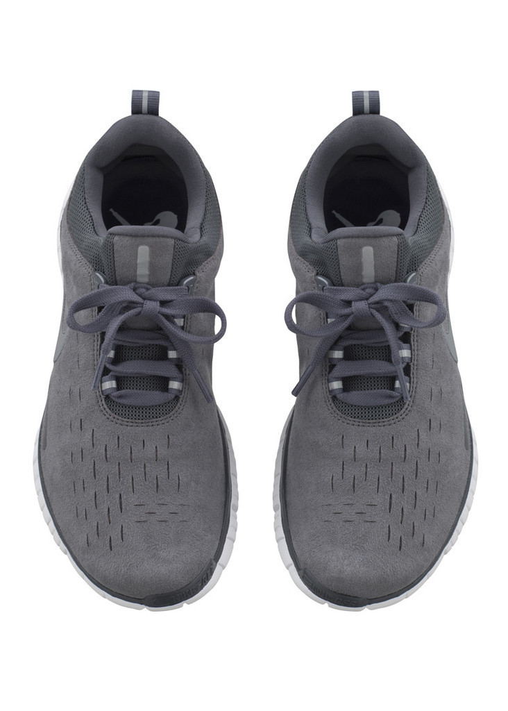 「A.P.C. NIKE」新スニーカー5日から発売へ
