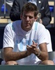 男子テニス、国別対抗戦デビスカップワールドグループ1回戦、アルゼンチン対ブラジル。試合を観戦するアルゼンチンのファン・マルティン・デルポトロ（2015年3月6日撮影）。(c)AFP/JUAN MABROMATA