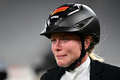 東京五輪、近代五種女子馬術。馬を制御できず涙を流すドイツのアニカ・シュロイ（2021年8月6日撮影）。(c)Pedro PARDO / AFP