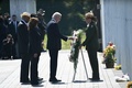 2001年9月11日の米同時多発攻撃でユナイテッド航空93便が墜落したペンシルベニア州シャンクスビルで、追悼行事に出席するジョー・バイデン大統領とカマラ・ハリス副大統領（2024年9月11日撮影）。(c)ANDREW CABALLERO-REYNOLDS / AFP