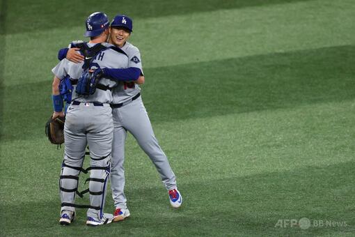 山本由伸が圧巻の完投勝利、ドジャースは戦績タイに戻す 写真9枚 国際
