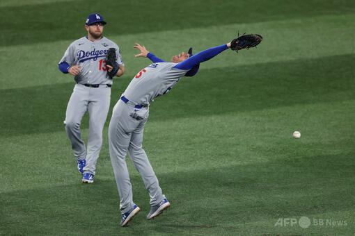 ドジャース 山本由伸 『大偉業達成】ロサンゼルスタイムズ　額縁入り\