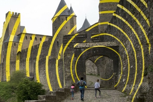 中世の城塞都市に壁アート、世界遺産登録20周年で フランス 写真13枚