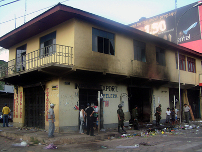 暴動激化のボリビア、大統領と反政府派の対話再開