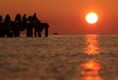 ウクライナで銃撃、7人死亡 釣り旅行が悪夢に