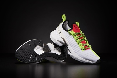 「リーボック」人気モデルのソール構造採用、新作スニーカー