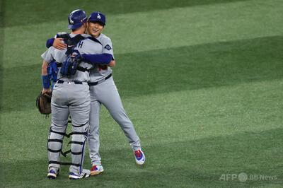 山本由伸が圧巻の完投勝利、ドジャースは戦績タイに戻す